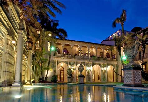 gianni's villa Versace